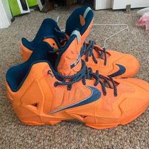 Lebron basketball sneakers